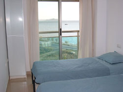 Vista del dormitorio: panorama a los dos mares
